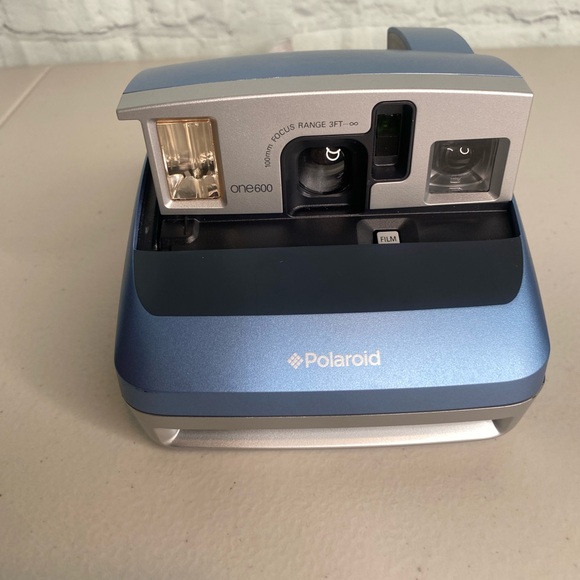 Polaroid One600 Classic Instant Film Camera Blue & Silver 100 mm - Picture 1 of 8